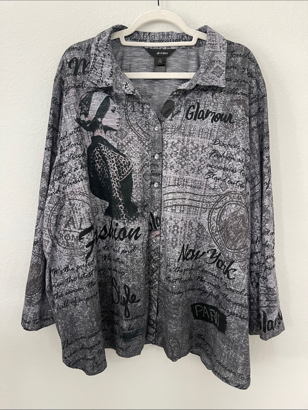 Ali Miles Women's 3X Gray Black Paris Fashion Graphic Embellished Tunic Top